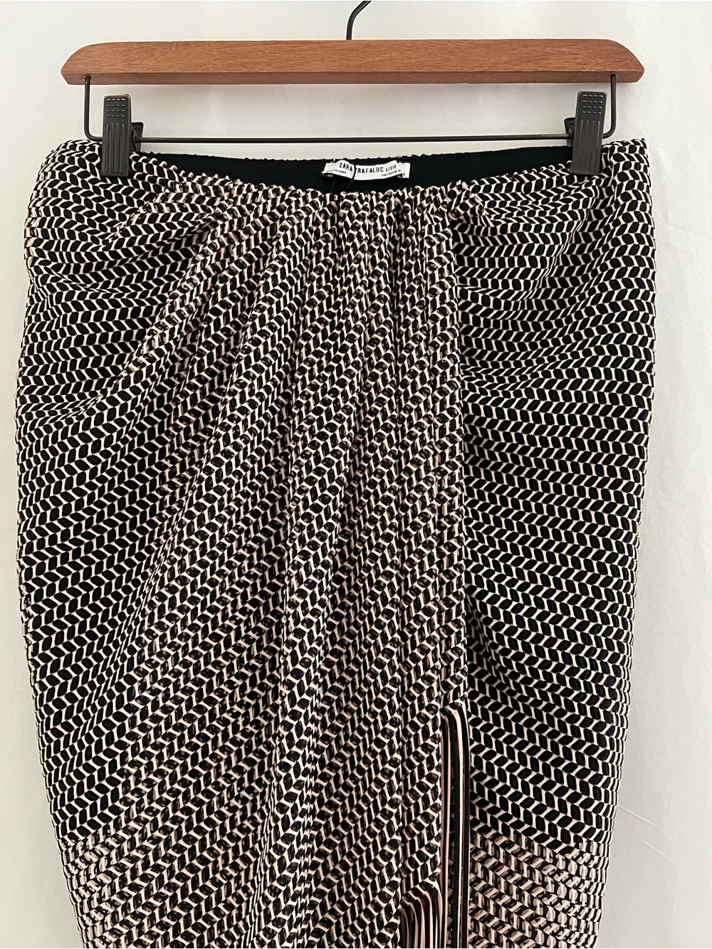 NWT Zara Trafaluc Black & Cream Fringe Midi Skirt Medium - Picture 4 of 10